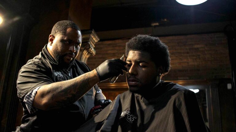 barber cut hair